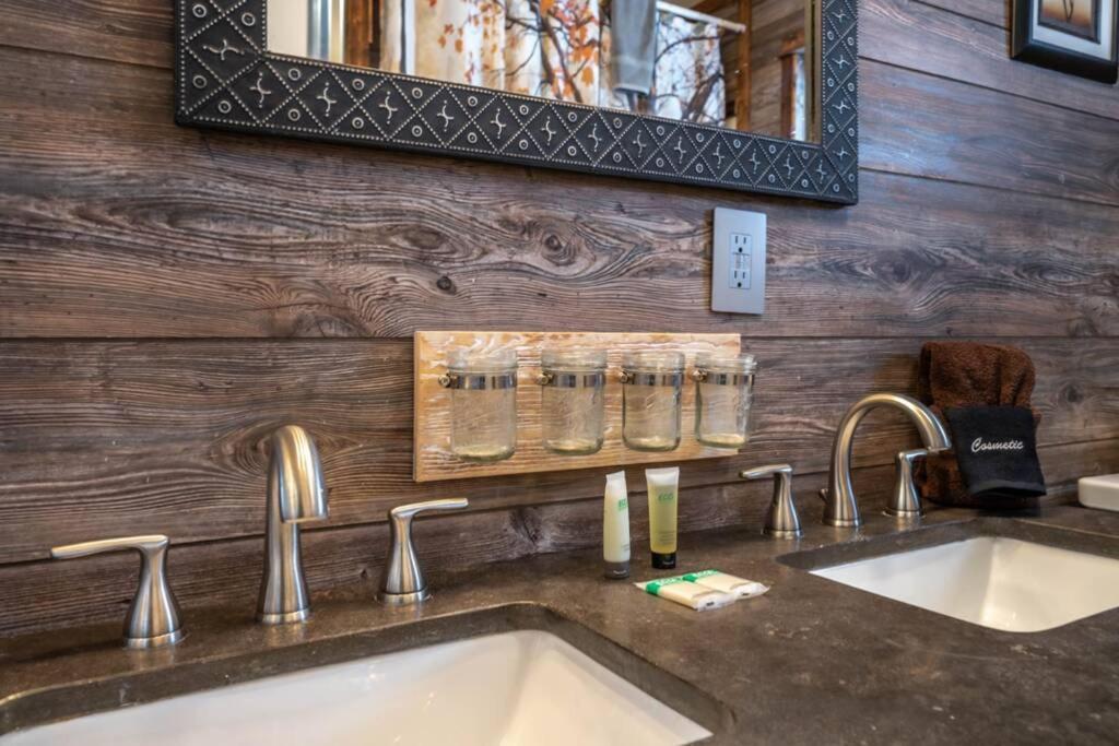 Happy Trails - Cobbly Nob Resort Home Gatlinburg Buitenkant foto