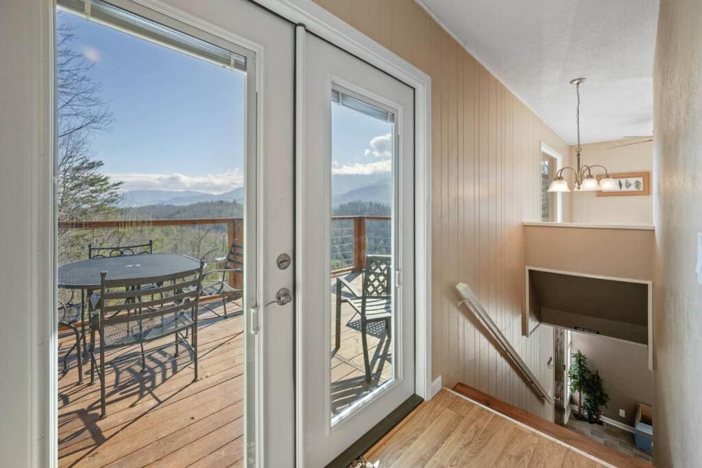 Happy Trails - Cobbly Nob Resort Home Gatlinburg Buitenkant foto