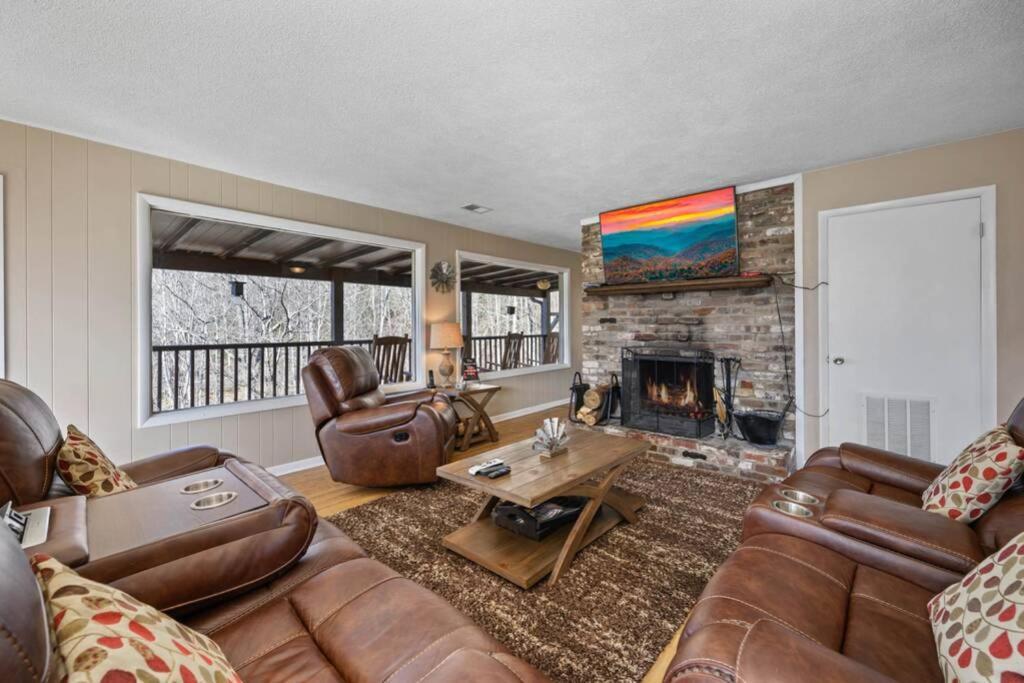 Happy Trails - Cobbly Nob Resort Home Gatlinburg Buitenkant foto