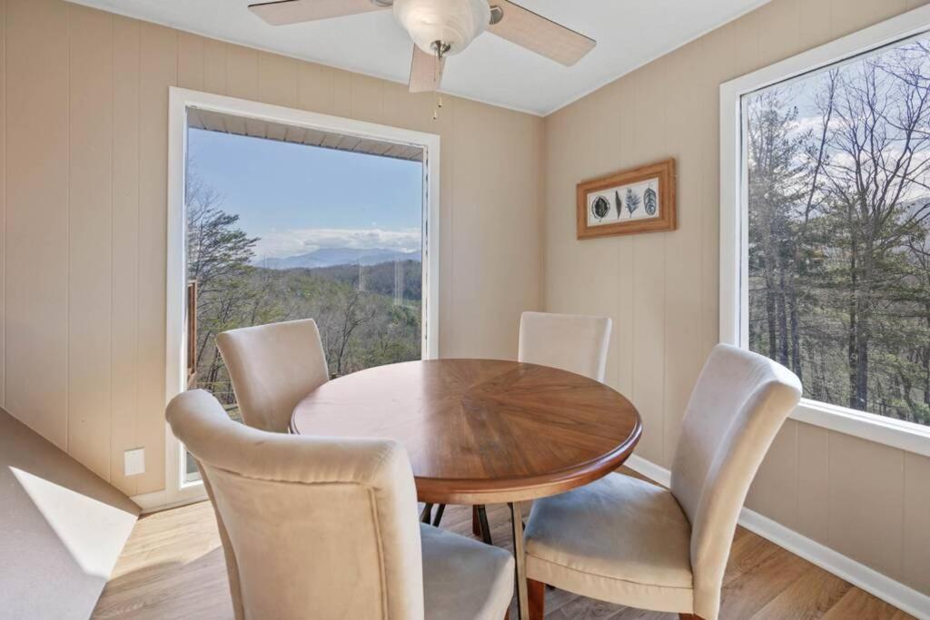 Happy Trails - Cobbly Nob Resort Home Gatlinburg Buitenkant foto
