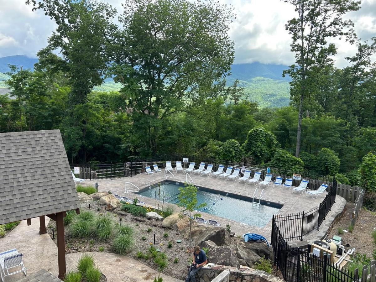 Happy Trails - Cobbly Nob Resort Home Gatlinburg Buitenkant foto